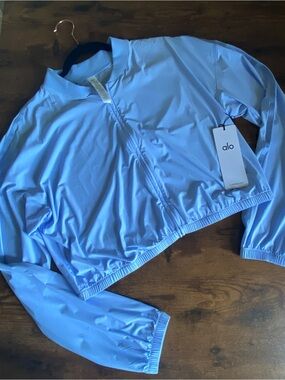 ALO YOGA Cropped Breezy Full-Zip waist-grazing silhouette  Light weight NEW SZ L